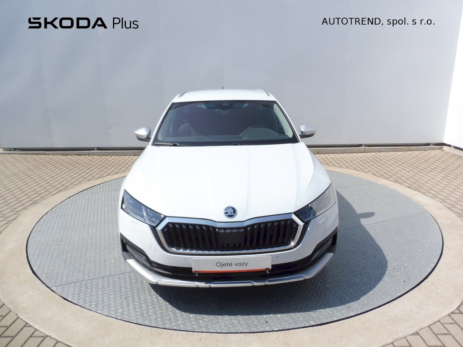 Škoda Octavia, Combi Scout 2,0 TDI 147kW DSG - fotka 4