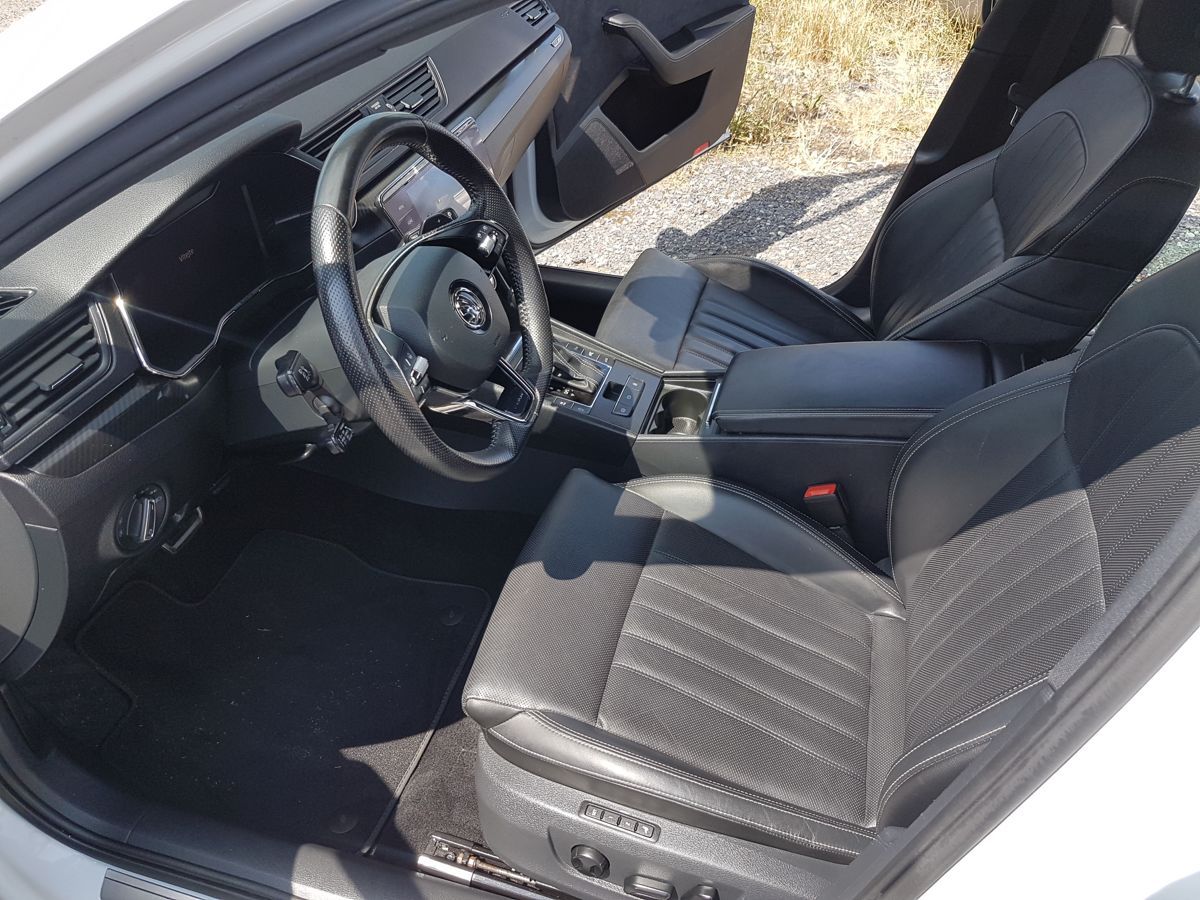 Škoda Superb, 2.0TDi 110KW SPORT LINE - fotka 6