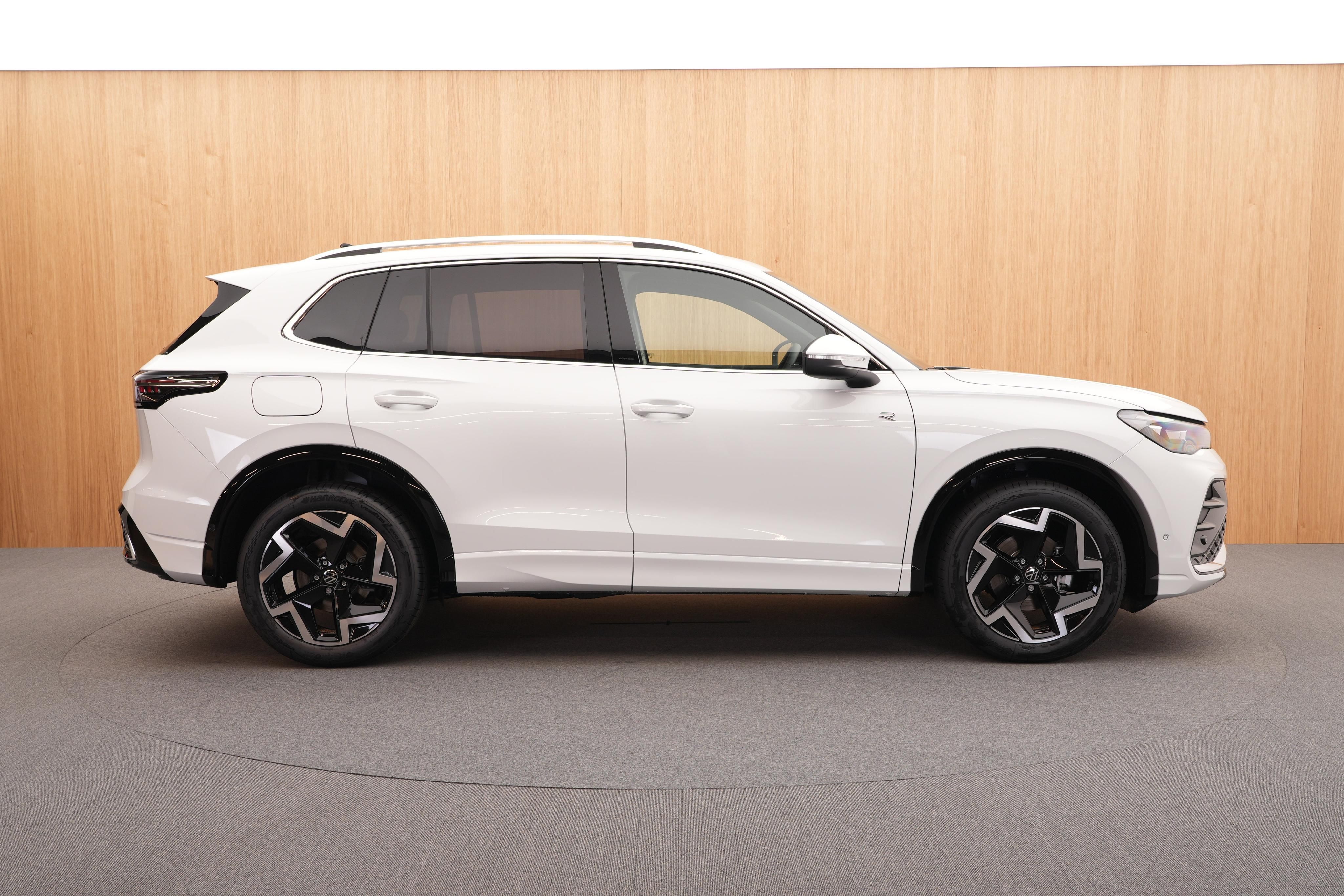 Volkswagen Tiguan, R-Line 1.5 eTSI DSG - fotka 5