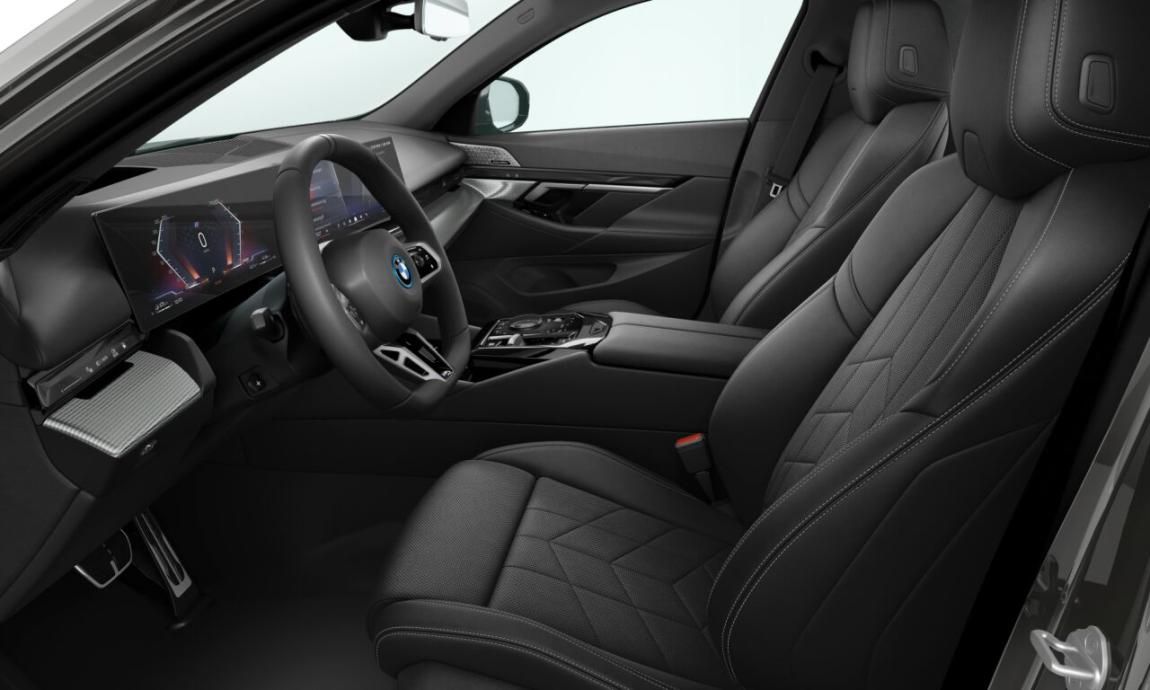 BMW Řada 5, 550e xDrive Touring - fotka 4