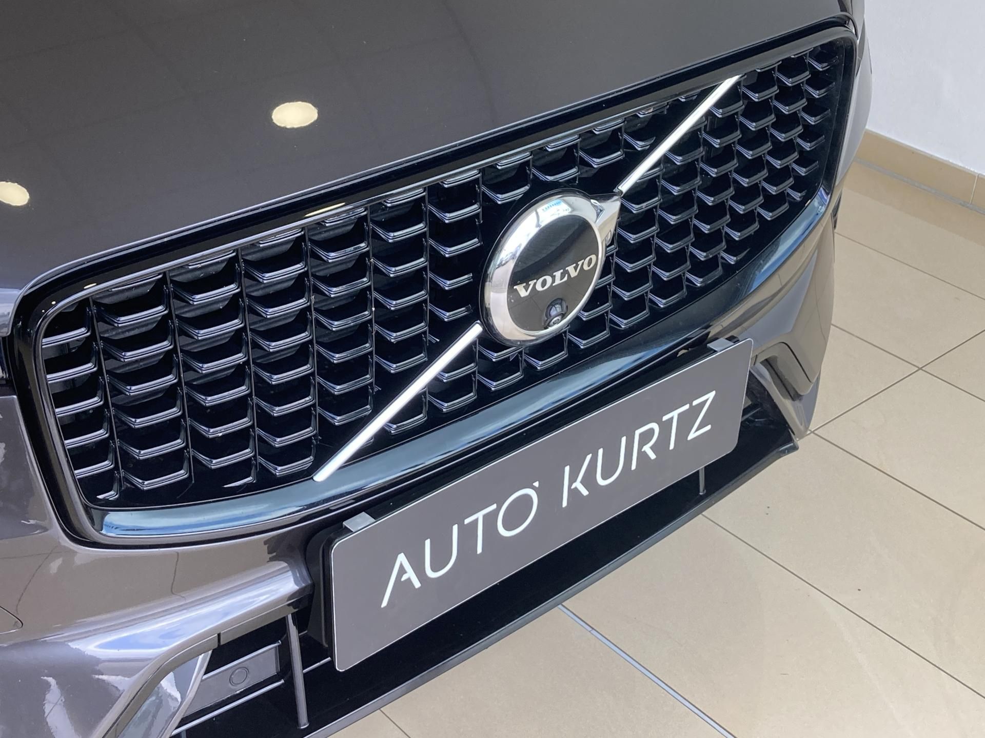 Volvo XC60, T6 eAWD Recharge Plus Dark AT8 - fotka 3