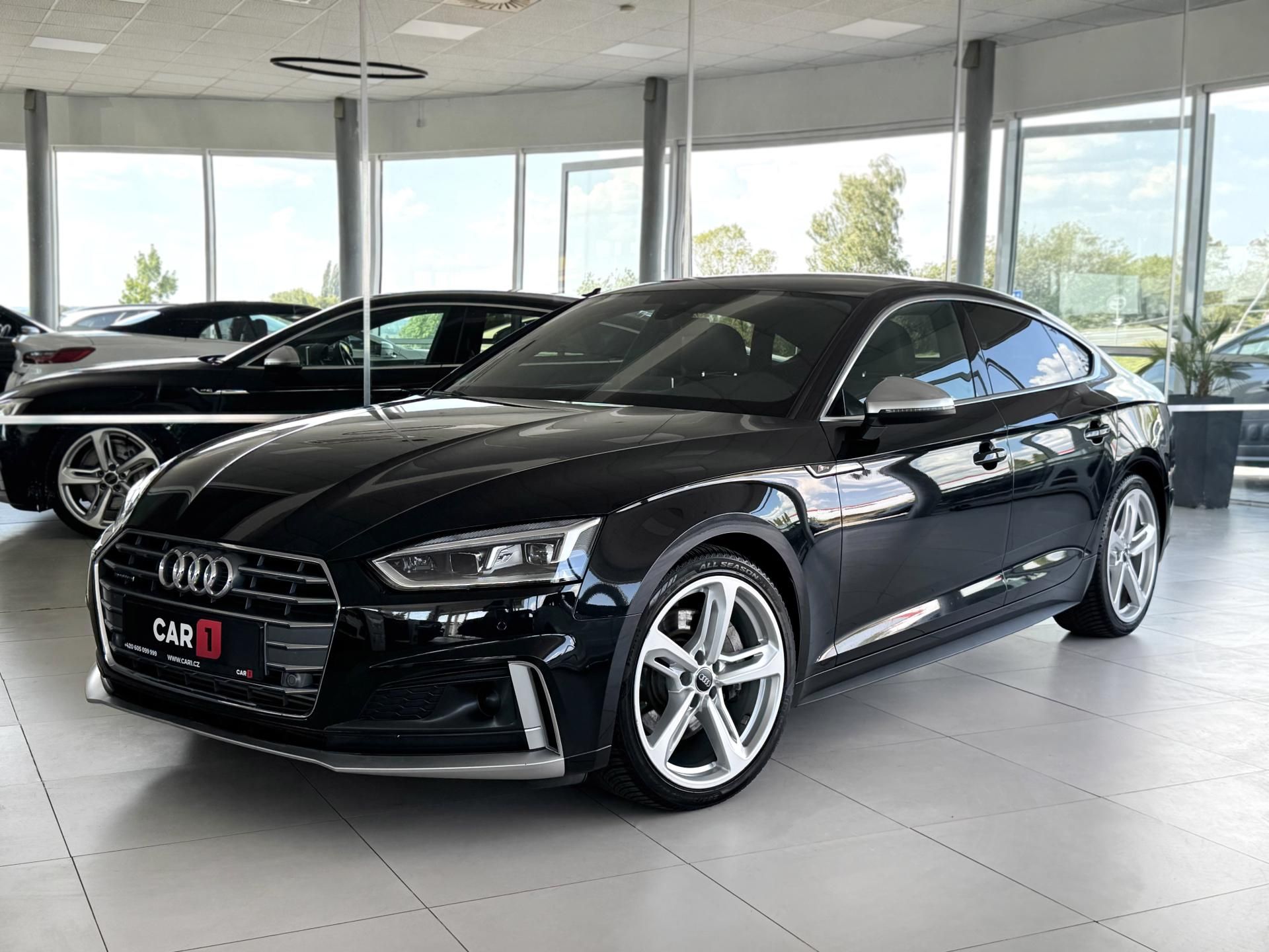 Audi A5, 3,0TDI Q*200kW*S-LINE*KeyLess