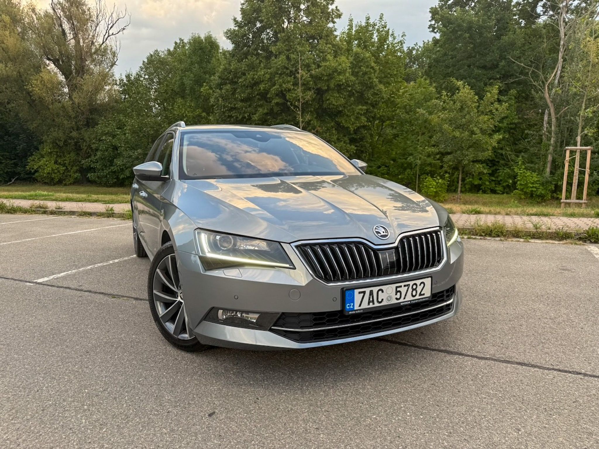 Škoda Superb, 2.0TSI,4x4,L&K,206kw,DCC,tažné - fotka 3