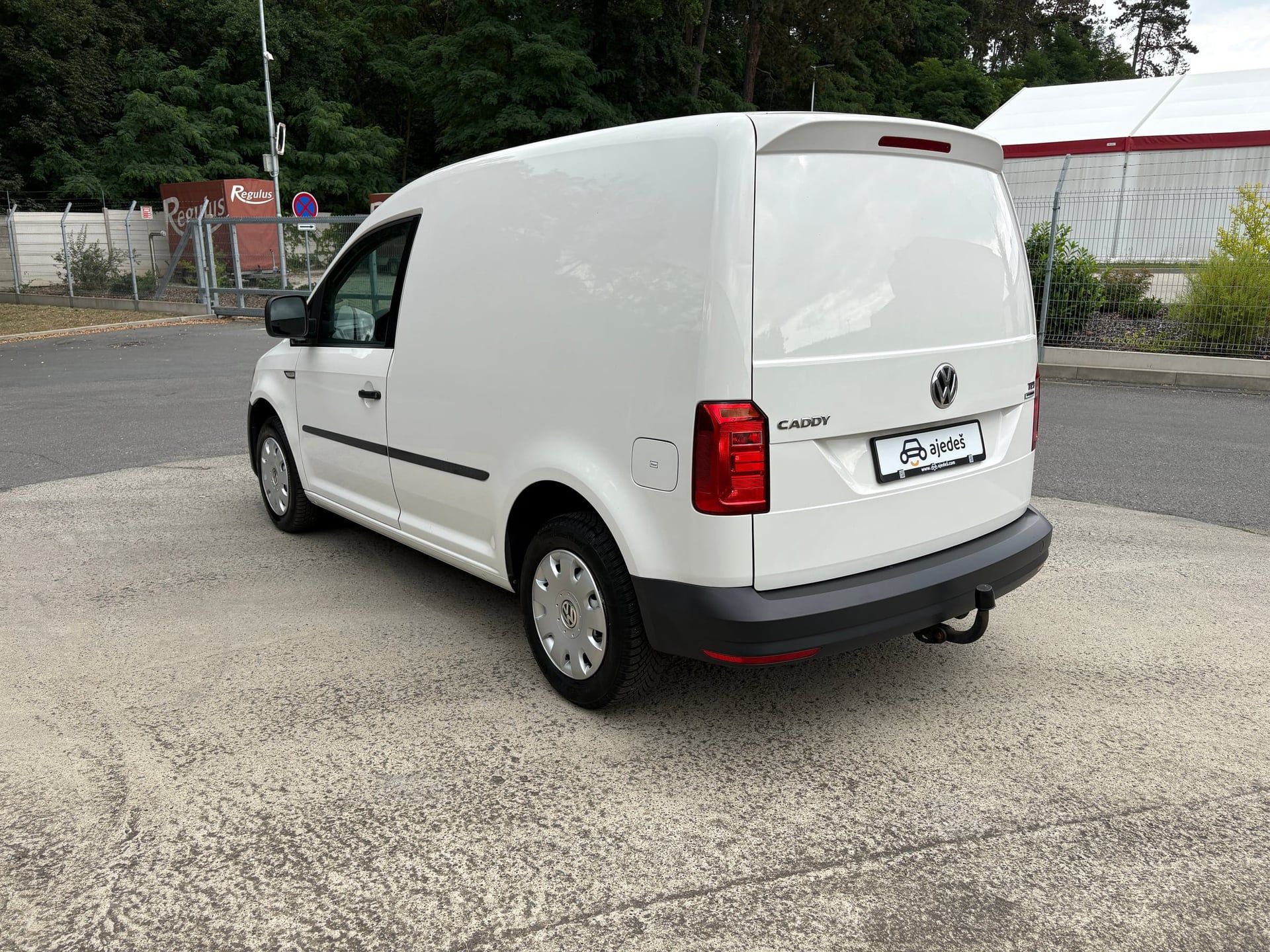 Volkswagen Caddy, 2.0 TDI/servis/ČR-1.maj./tažné - fotka 6