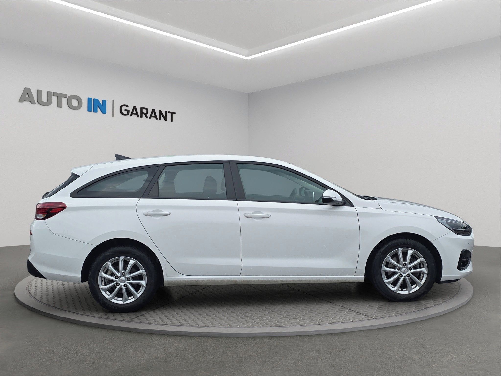Hyundai i30, Comfort 1.0T-GDi 73kw, serv. k - fotka 4
