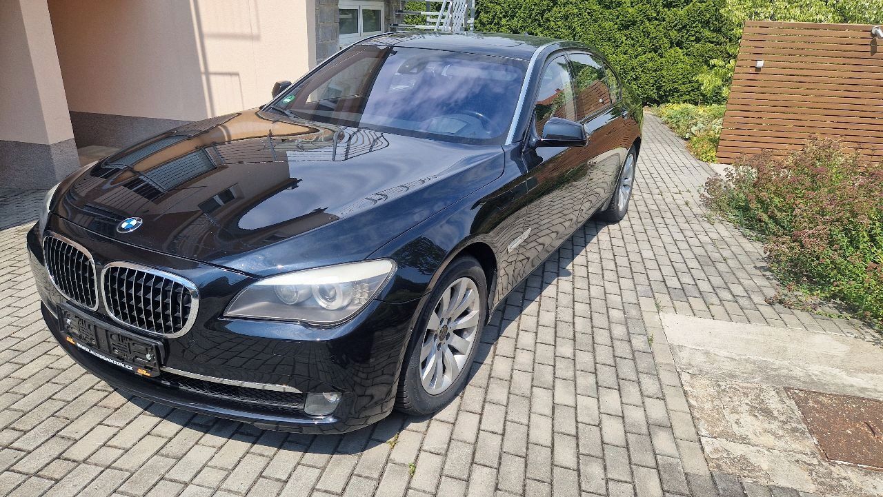 BMW Řada 7, 750 iL - fotka 2