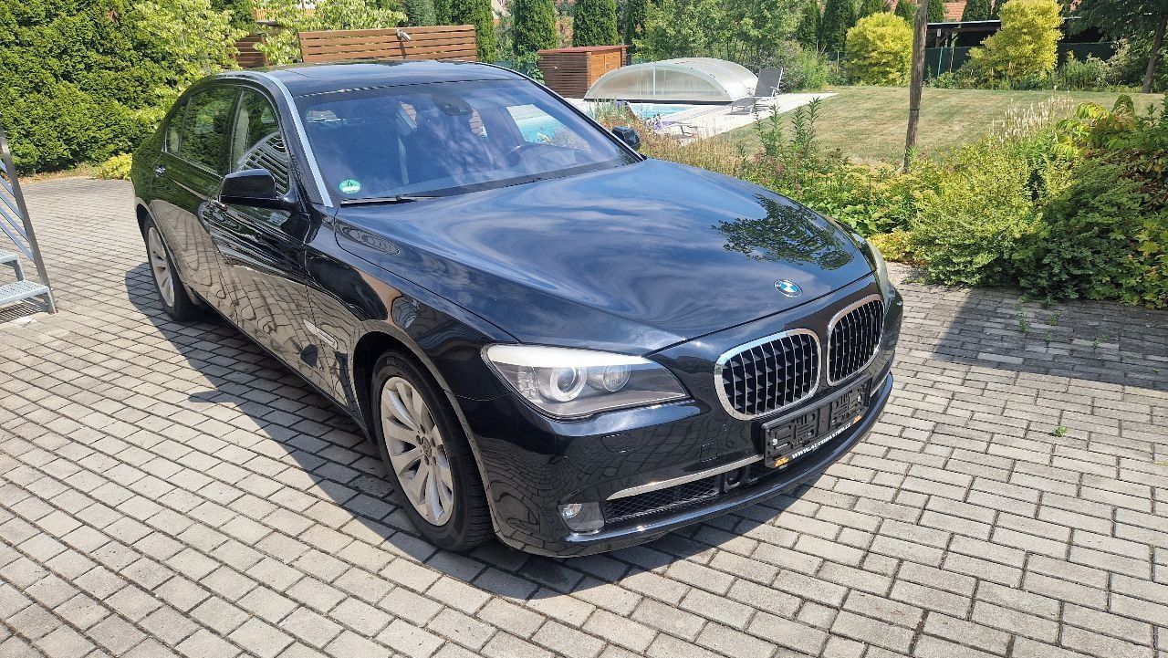 BMW Řada 7, 750 iL