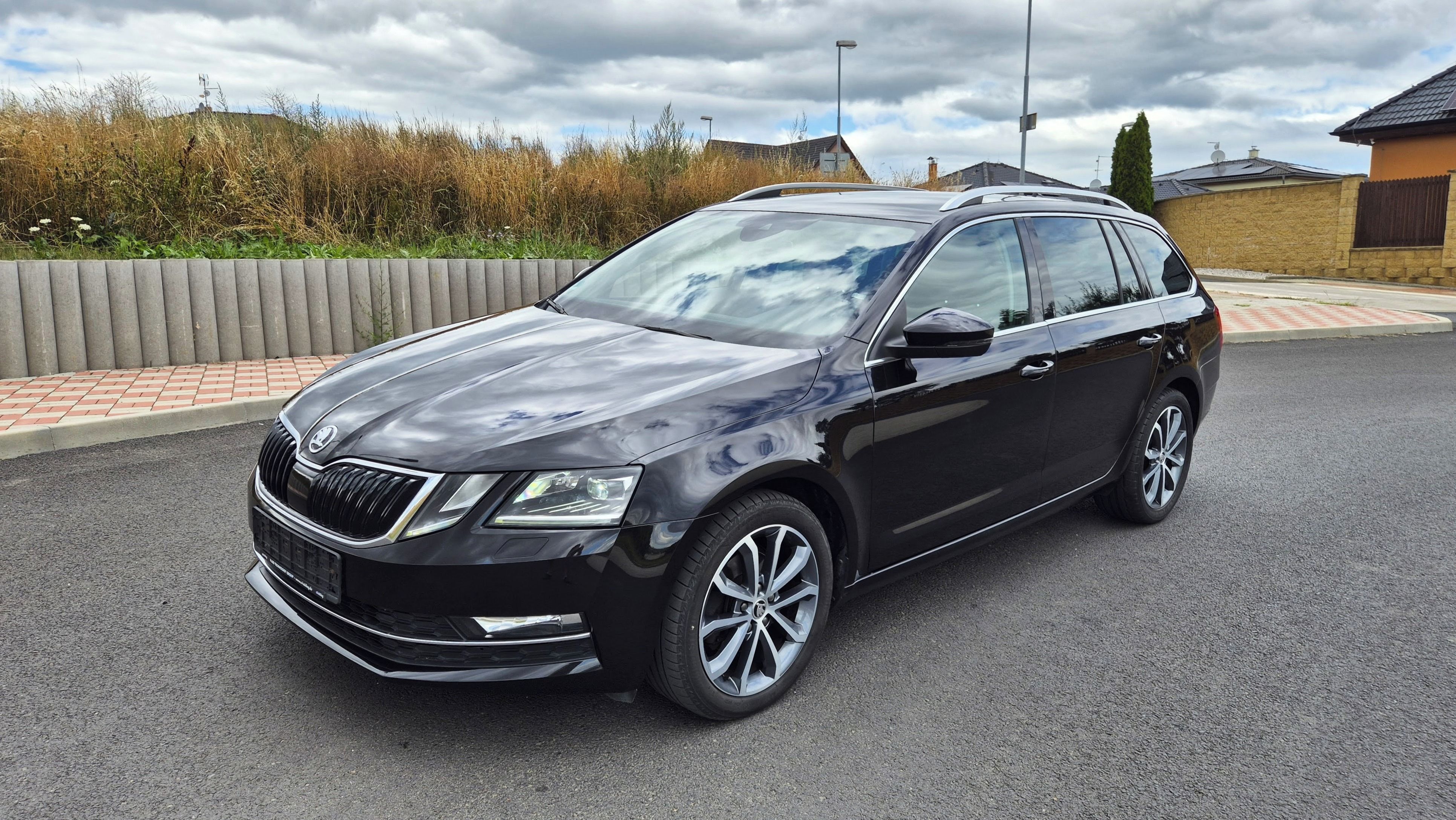 Škoda Octavia, 2,0tdi DSG, Led, Kessy, Navi