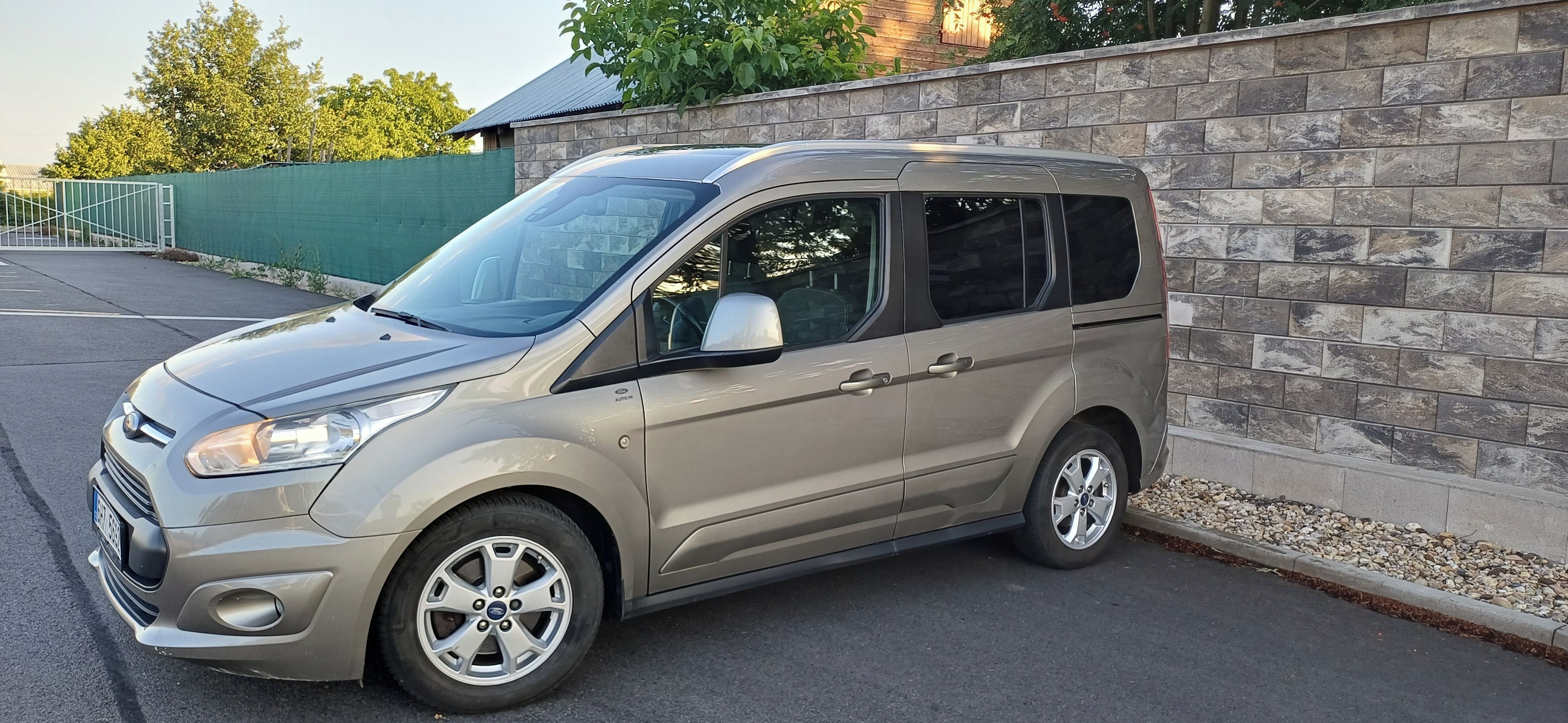 Ford Tourneo Connect, 1.5TDCI,88kW, tažné, ČR - fotka 2