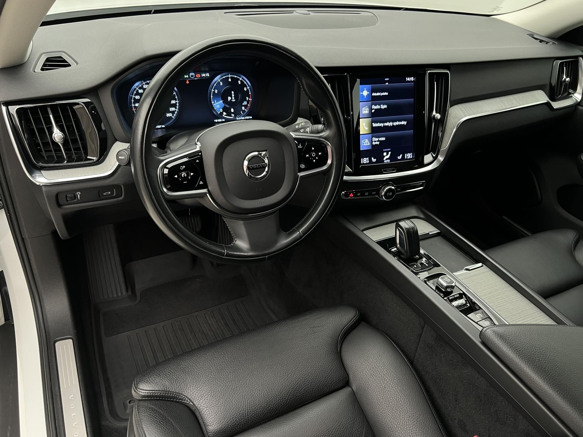 Volvo V60, CC B5 AWD PRO AUT - fotka 4