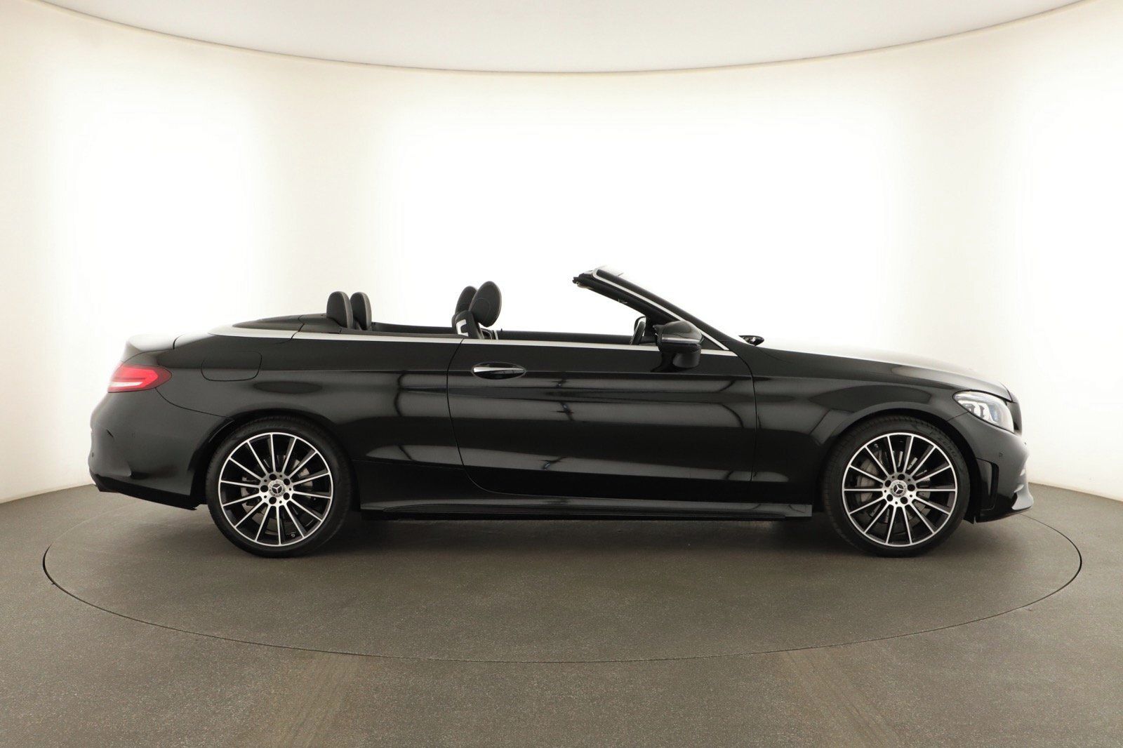 Mercedes-Benz Třídy C, 300, AMG Paket - fotka 6