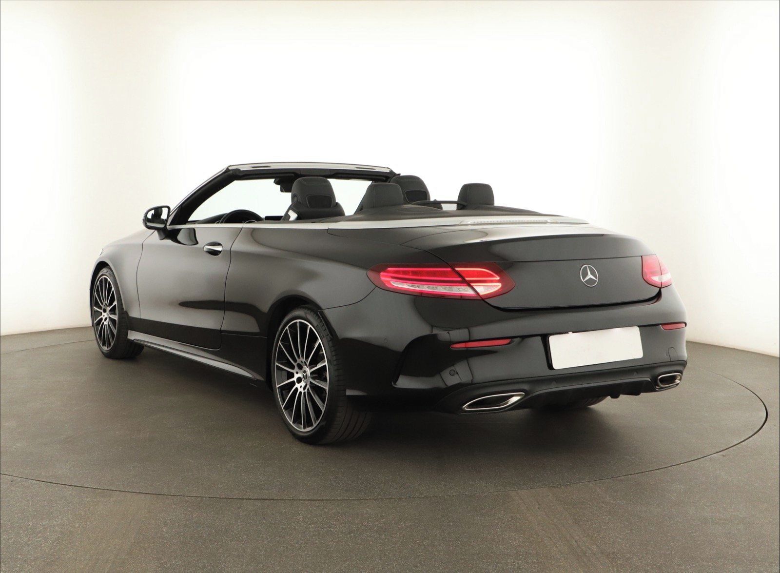 Mercedes-Benz Třídy C, 300, AMG Paket - fotka 3