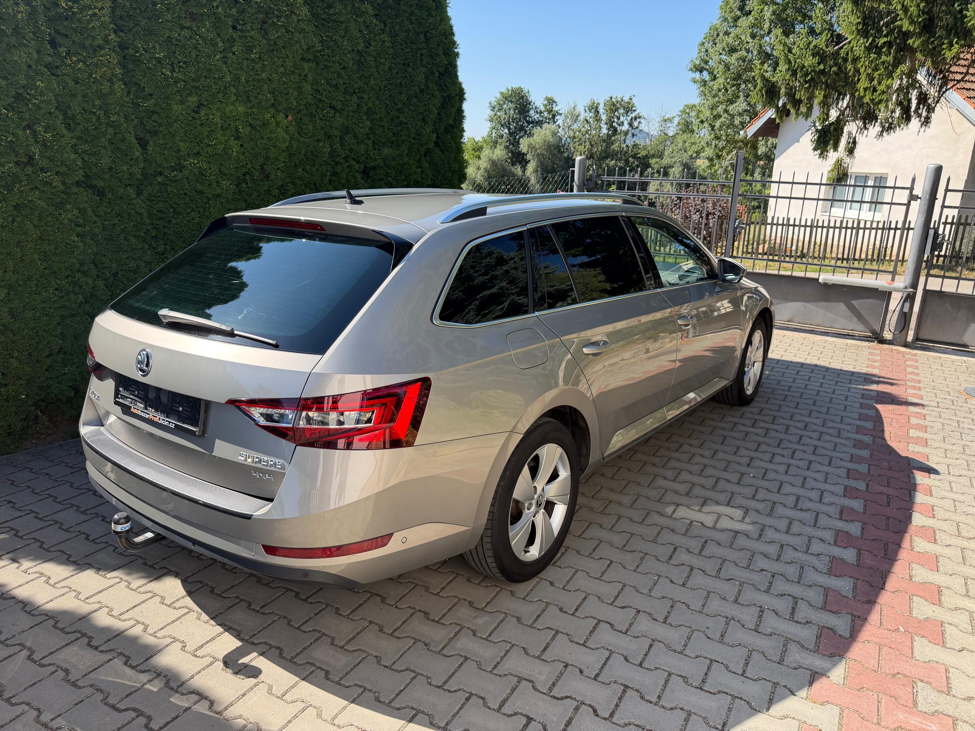 Škoda Superb, 2,0 TDi /140 KW , DSG , 4x4 - fotka 4
