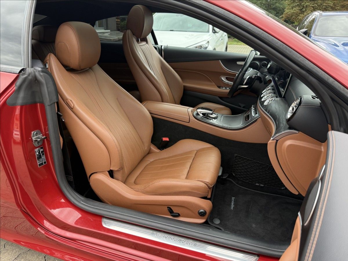 Mercedes-Benz Třídy E, 220d AMG Avantgarde Kupé - fotka 6