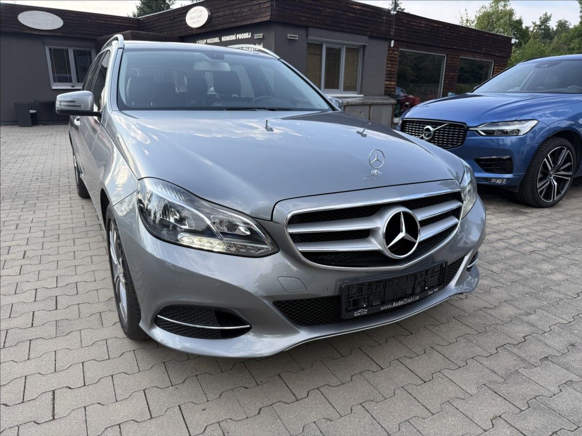 Mercedes-Benz Třídy E, E 300de Hybrid Vzduch - fotka 2