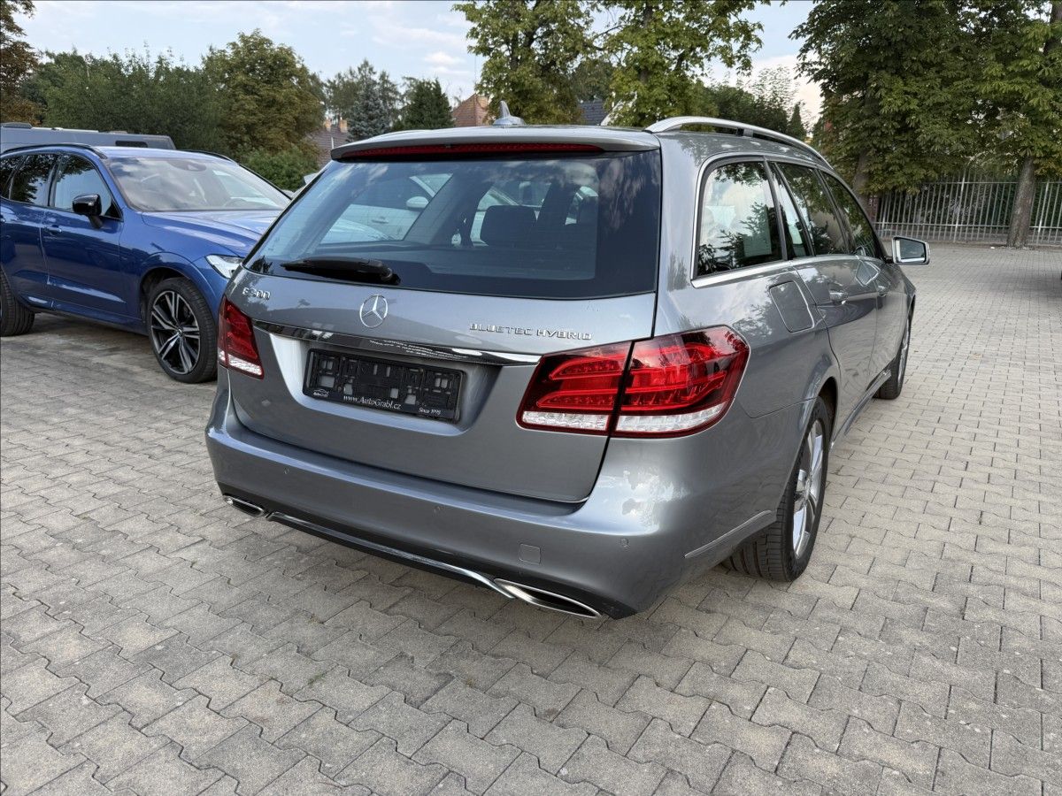 Mercedes-Benz Třídy E, E 300de Hybrid Vzduch - fotka 5