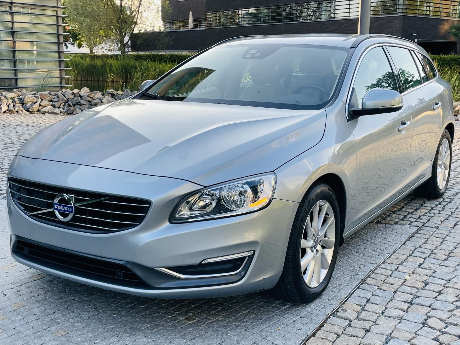Volvo V60, 2.0D4 5V AUTOMAT KAMERA TAŽNÉ - fotka 4