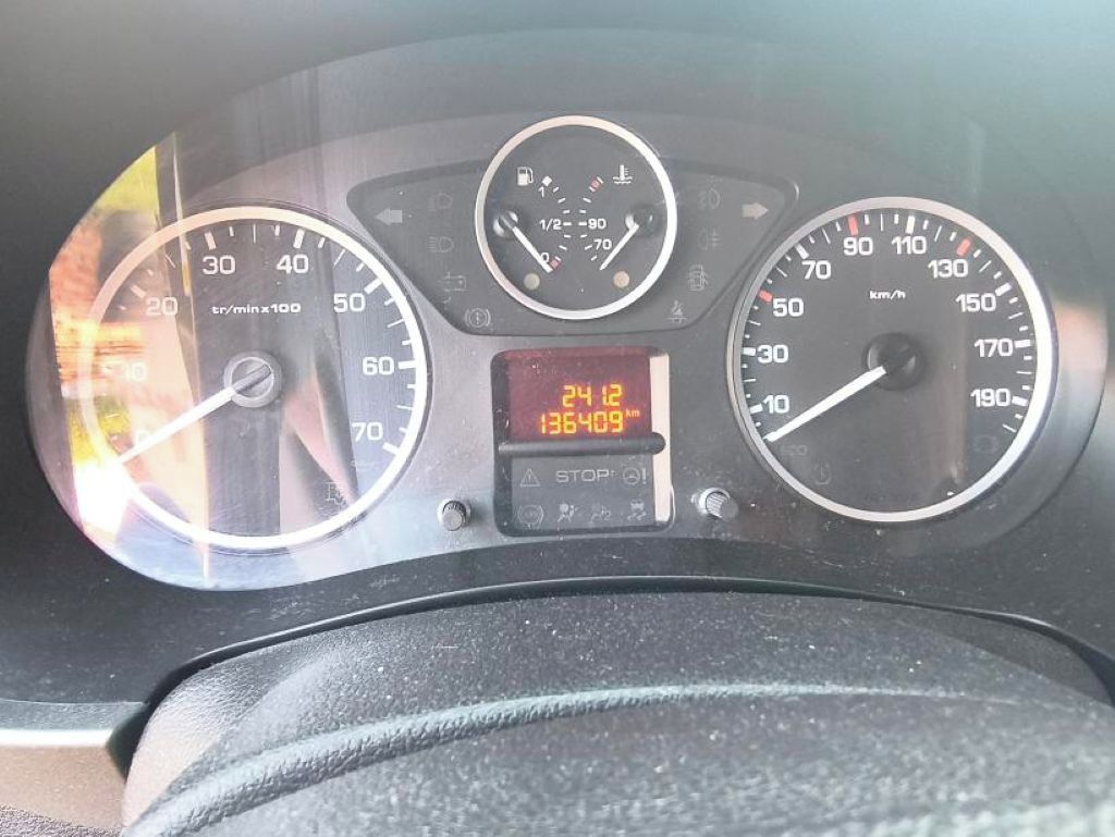 Peugeot Partner, 1,6 KLIMATRONIC+CZ+ZÁRUKA KM - fotka 4