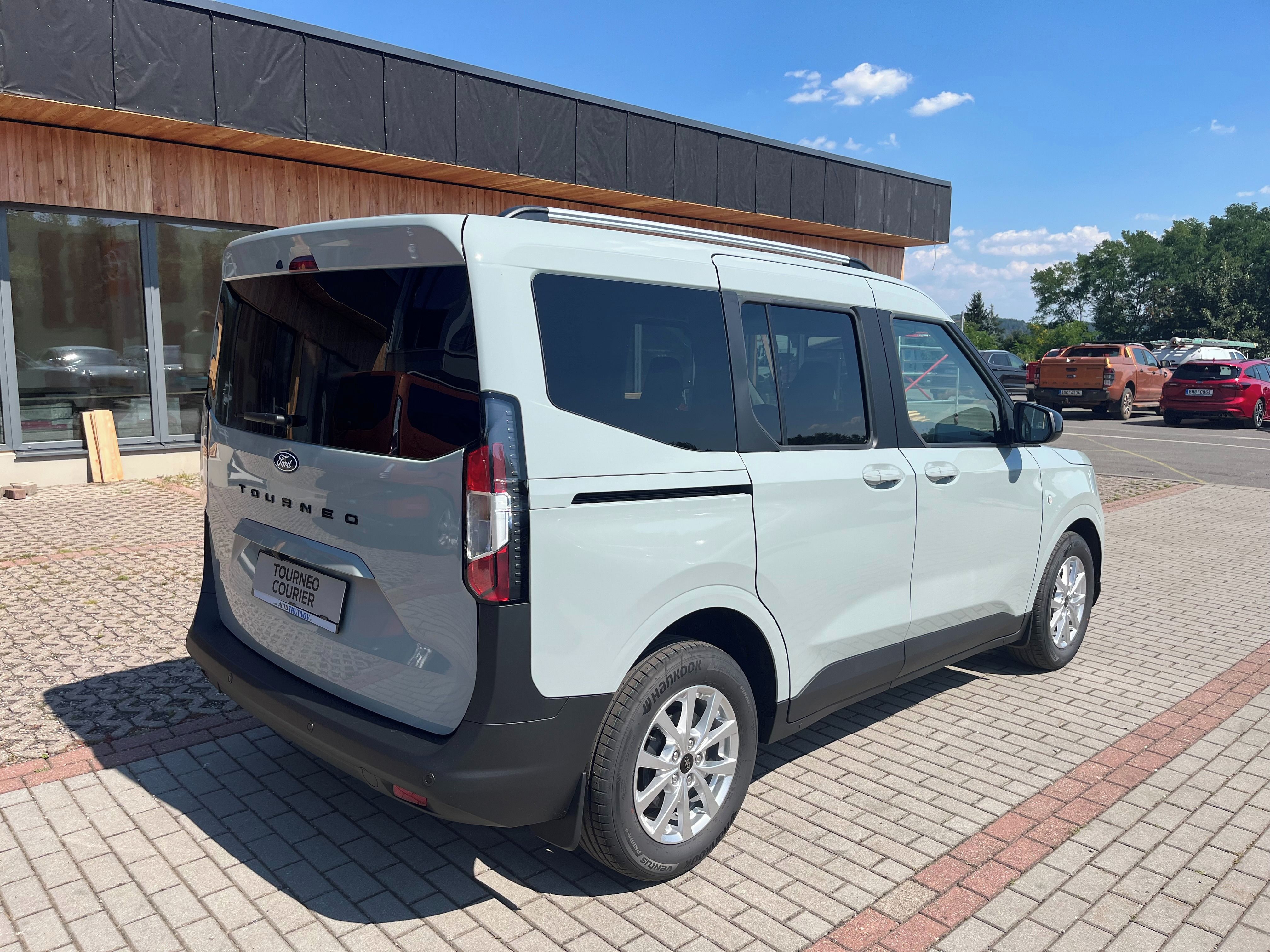 Ford Tourneo Courier, 1.0 EcoBoost 92 kW Titanium - fotka 5