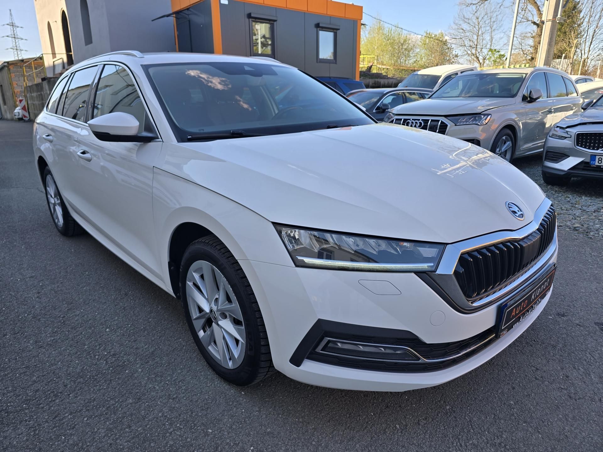 Škoda Octavia, 2,0TDI DSG STYLE 1.Maj. ČR DPH - fotka 2