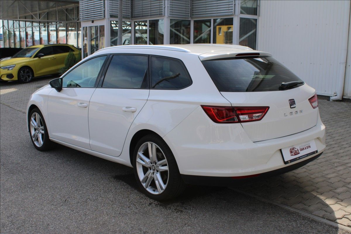 Seat Leon, 1,4 TGi Style LED CZ původ - fotka 4