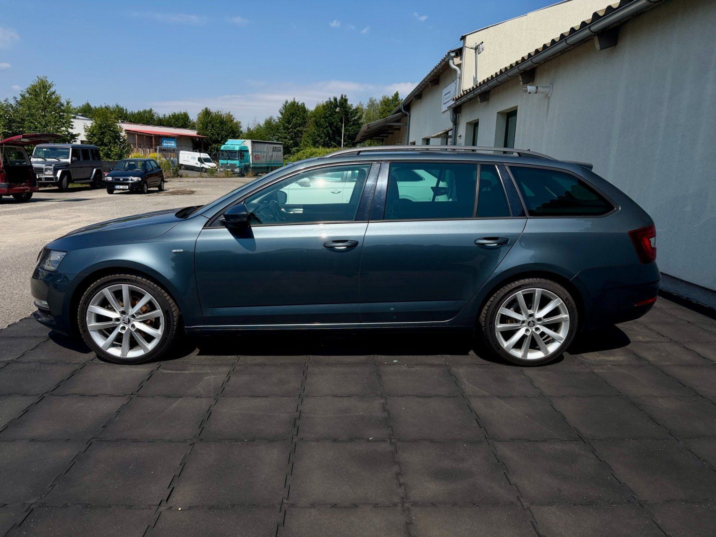 Škoda Octavia, 2.0TDi DSG kessy LED, ACC, DCC - fotka 4