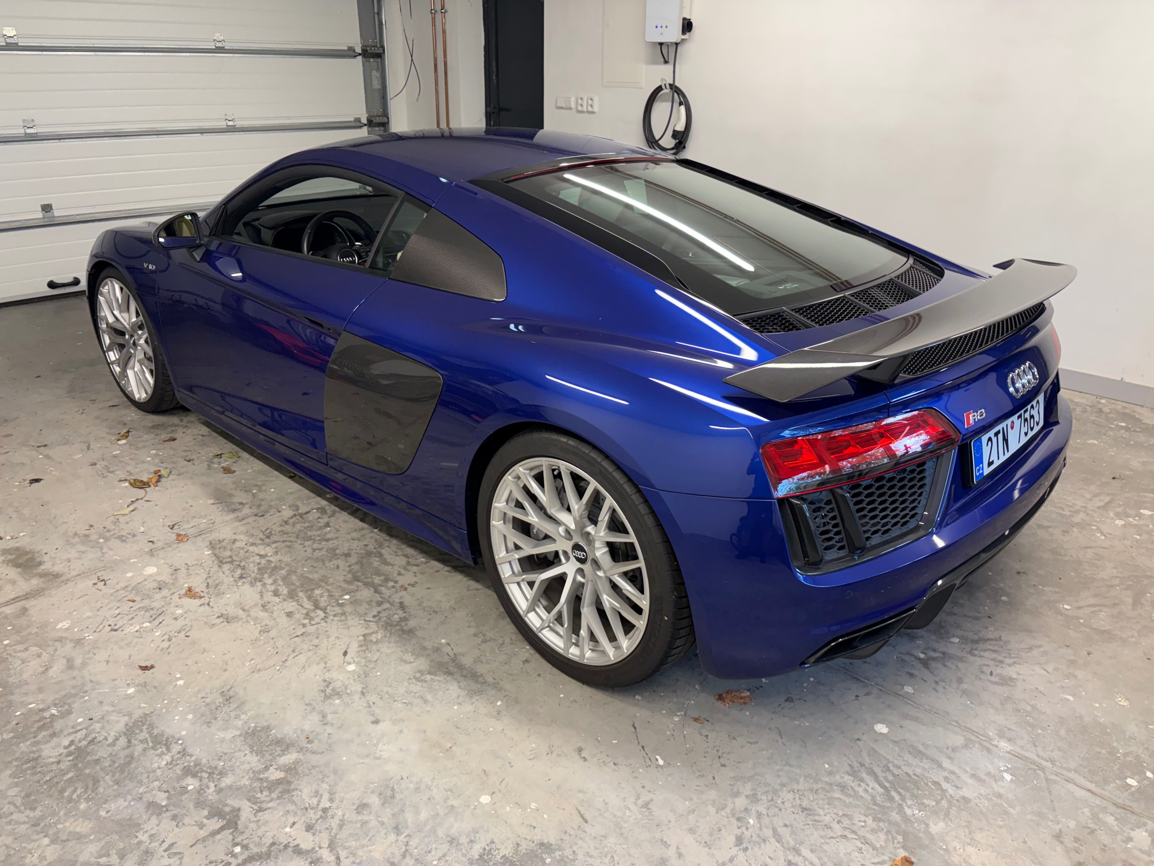 Audi R8, AUDI R8 V10 PLUS - fotka 5