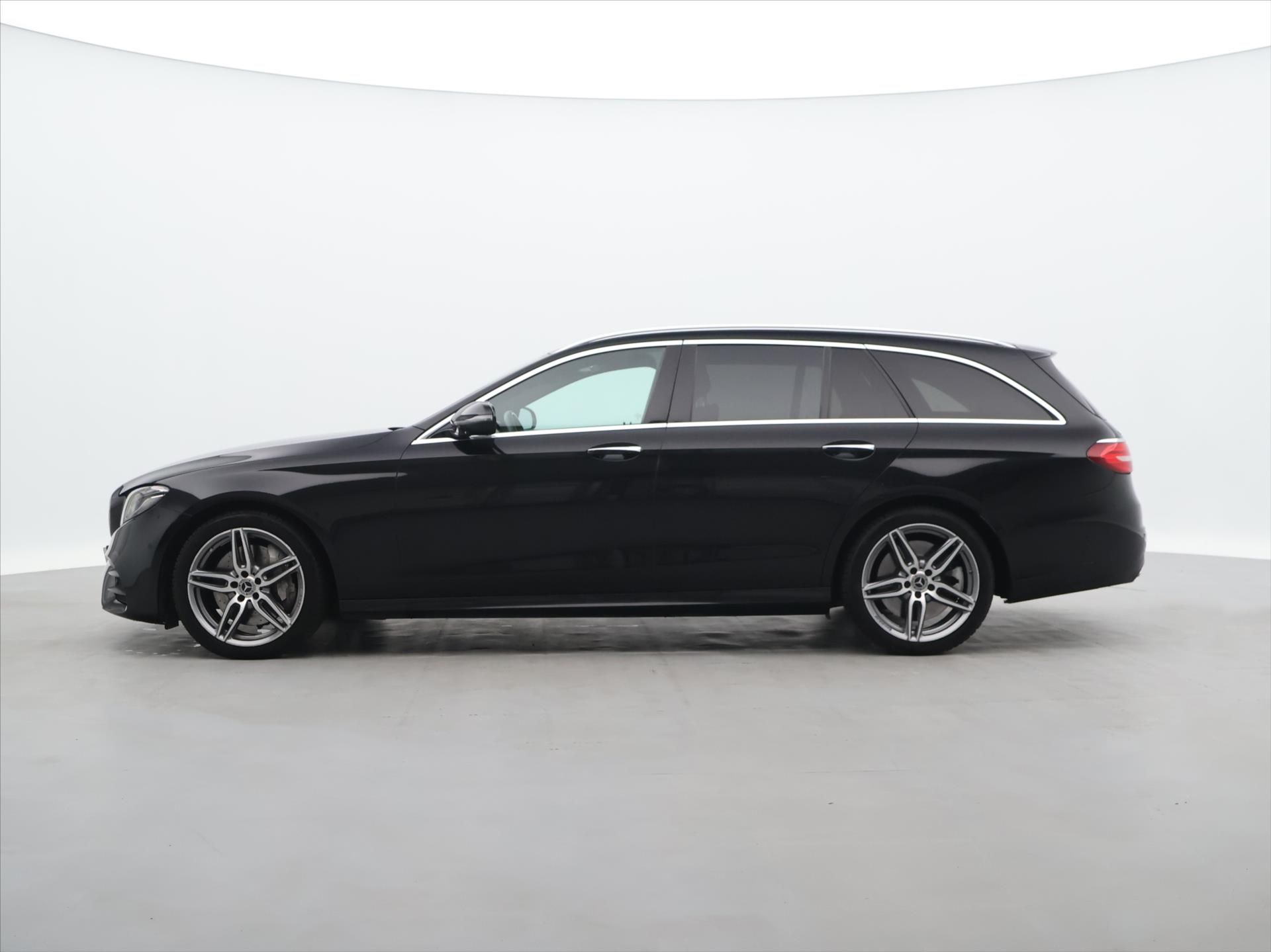 Mercedes-Benz Třídy E, 3,0 450 270 kW 4Matic AMG CZ - fotka 4