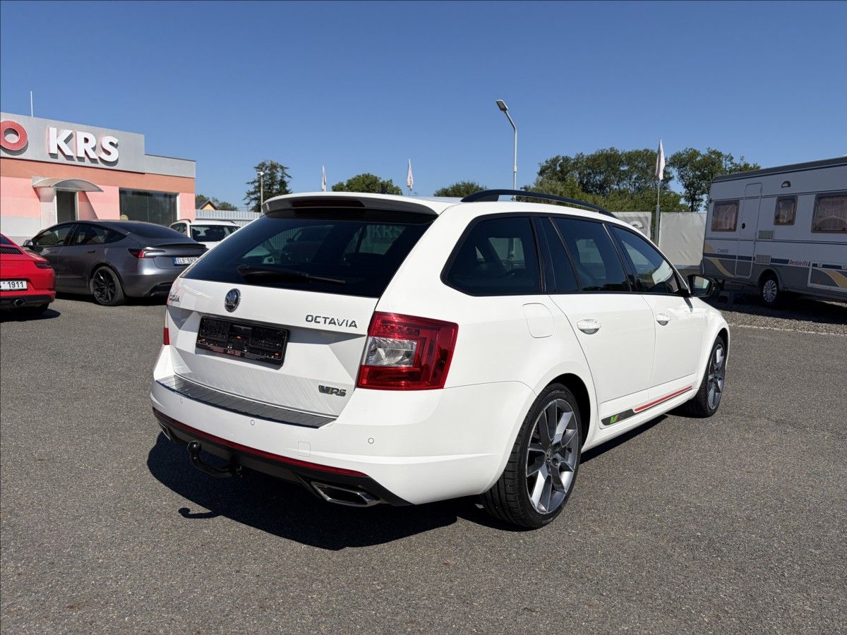 Škoda Octavia, 2,0 TSi RS 162KW, Bi-Xenony,Na - fotka 5