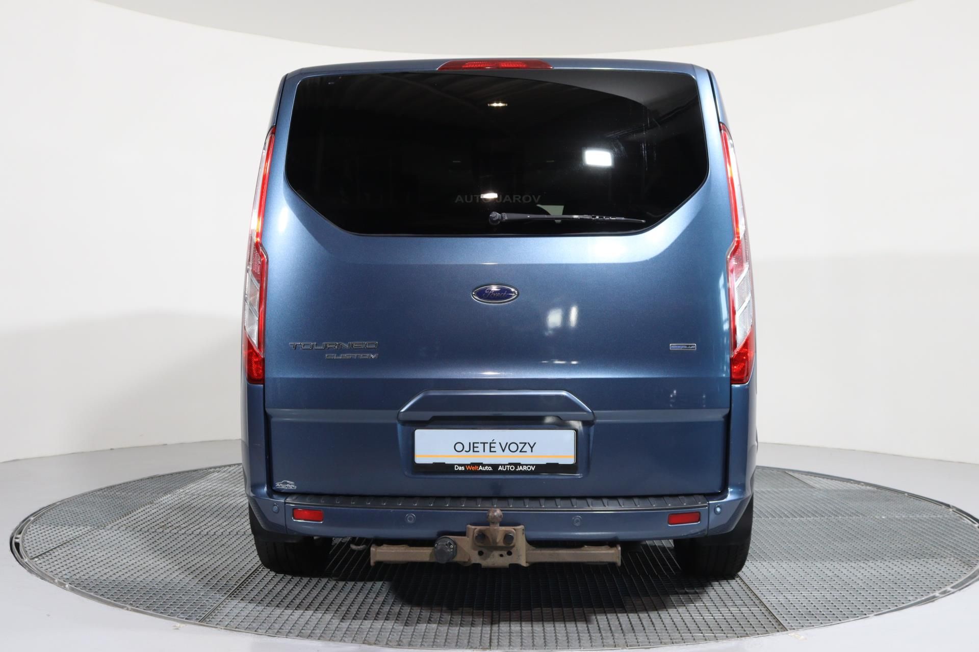 Ford Tourneo Custom, 2,0 TDCi 96 kW-8 MÍST/ TAŽNÉ Z - fotka 6