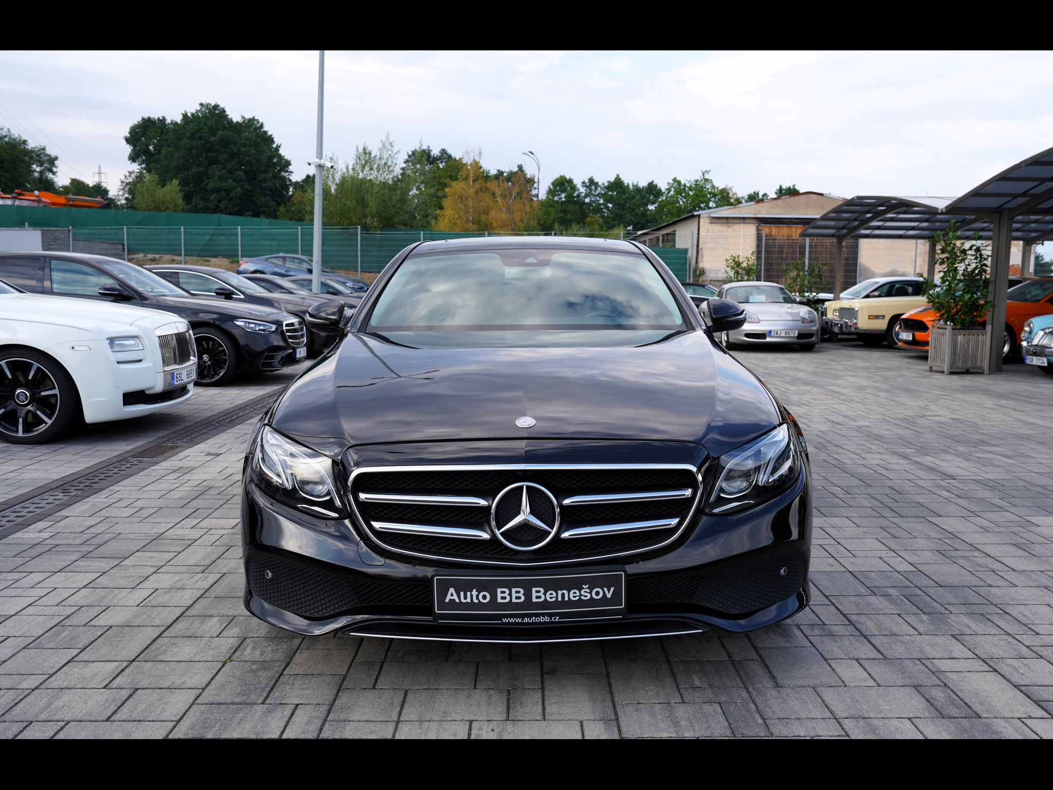 Mercedes-Benz Třídy E, E 220d AMG/LED/AT9/kůže
