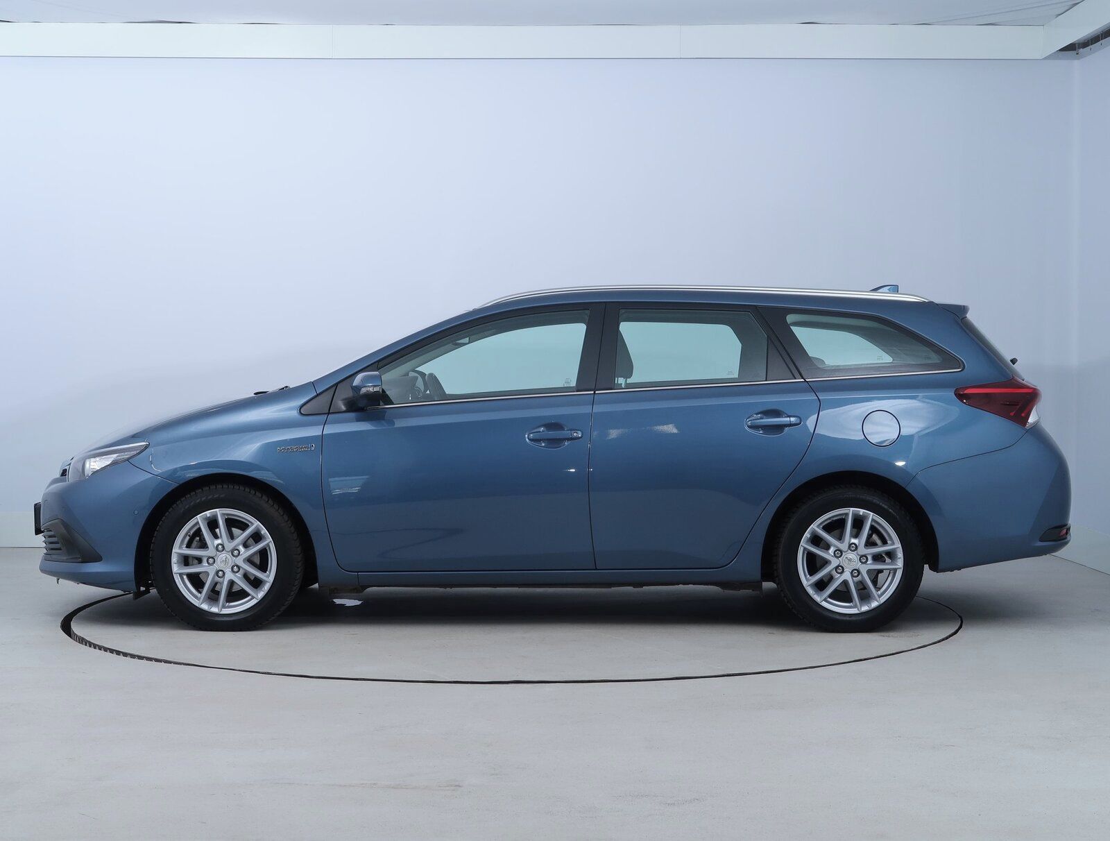 Toyota Auris, Hybrid, Automat, ČR,1.maj - fotka 3