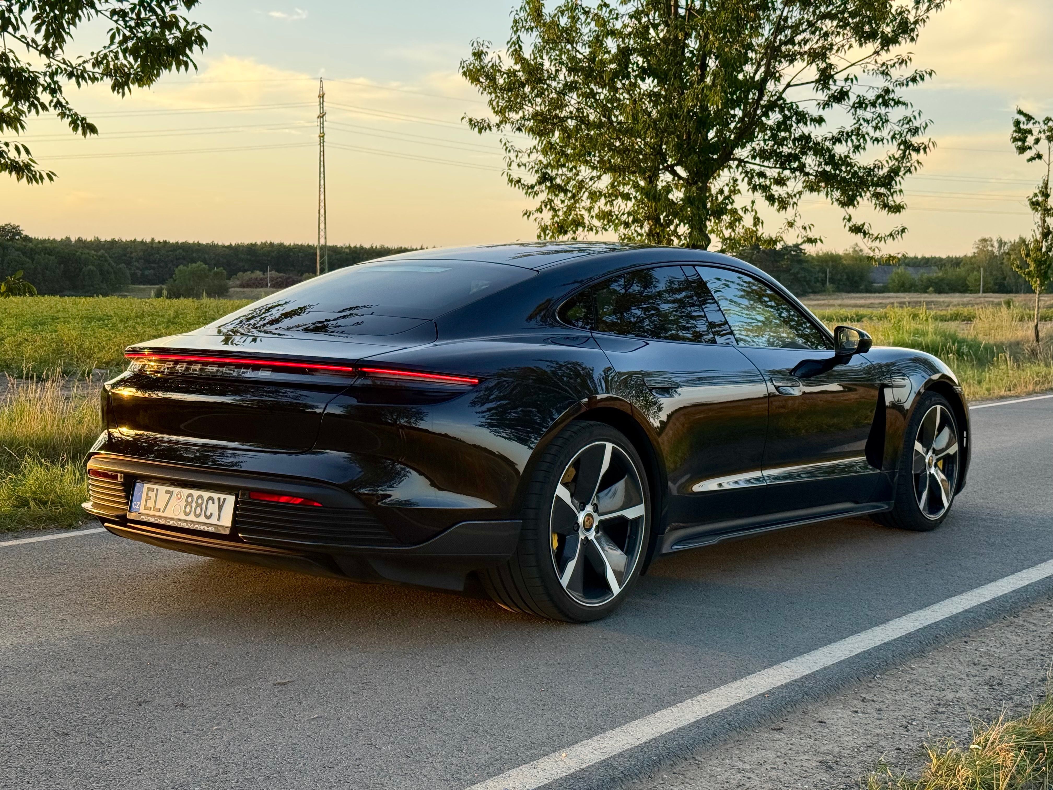 Porsche Taycan, Turbo S - fotka 5