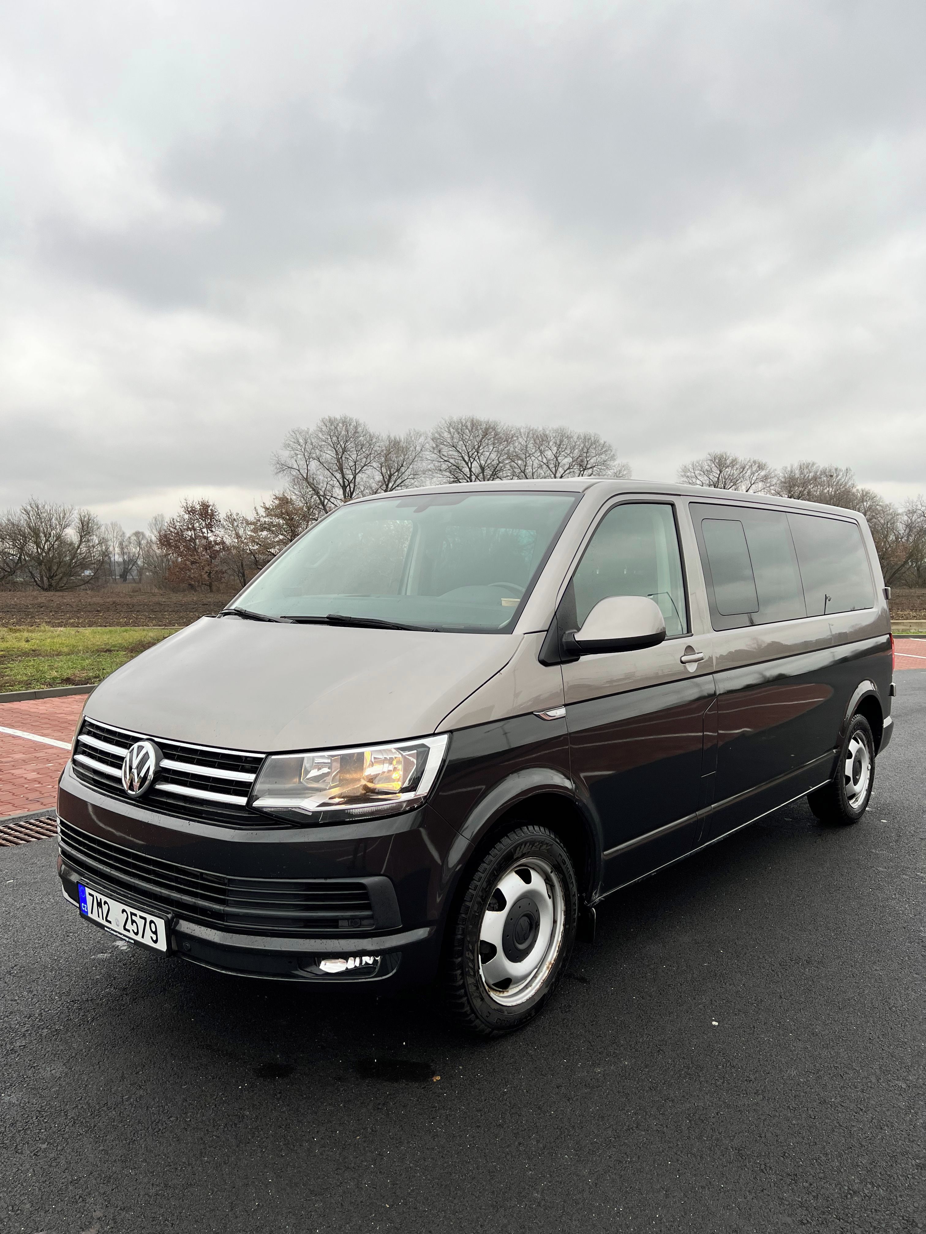 Volkswagen Caravelle, 2015, DSG, stačí jezdit - fotka 2