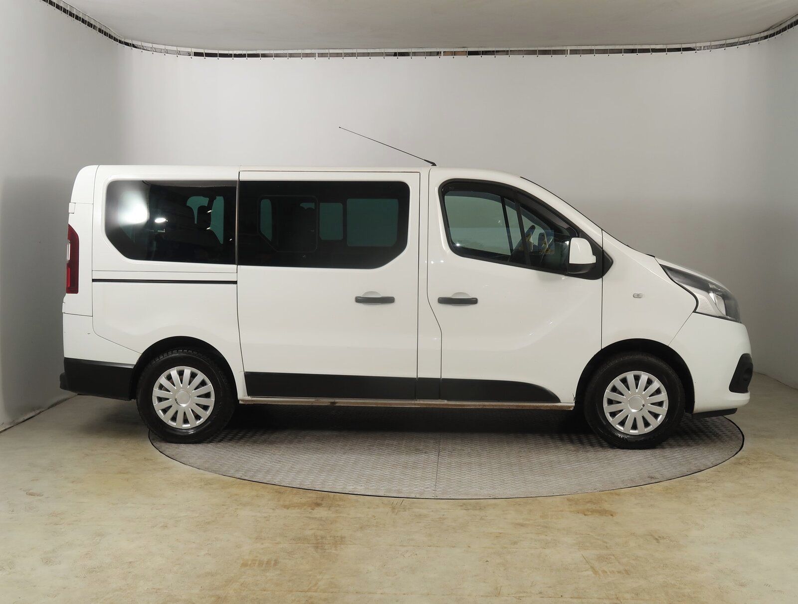 Renault Trafic, 1.6 dCi, Bus, 9Míst, Klima, ČR - fotka 6