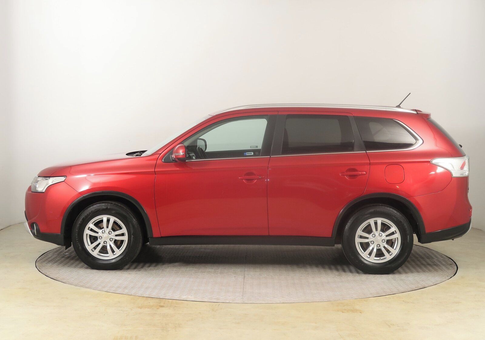 Mitsubishi Outlander, 2.2 DI-D, 4X4, Navi - fotka 3
