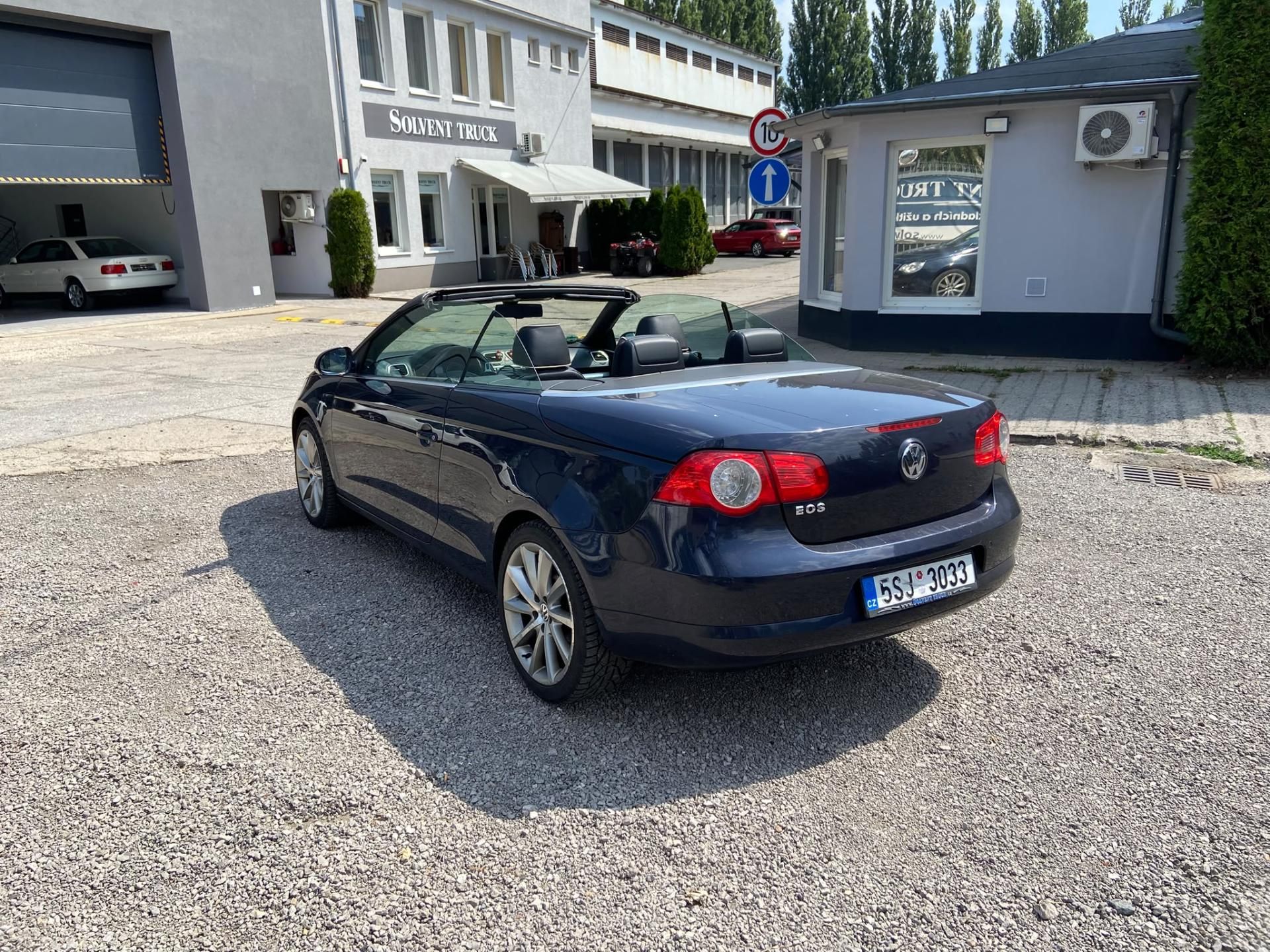 Volkswagen Eos, 2.0 TDi 103kW, kabriolet - fotka 4