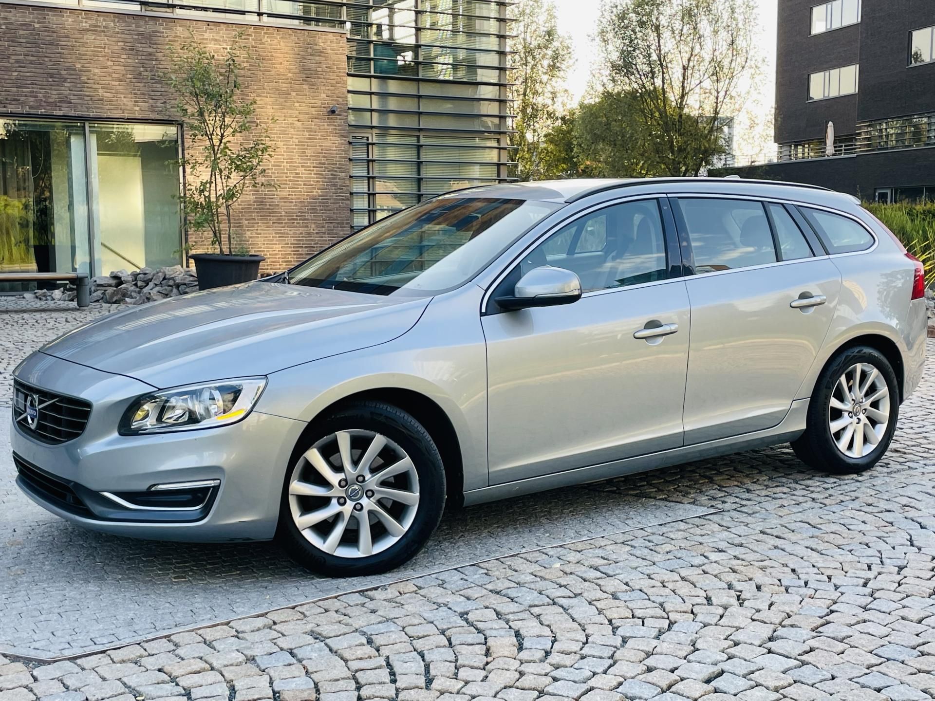 Volvo V60, 2.0D4 5V AUTOMAT KAMERA TAŽNÉ - fotka 3