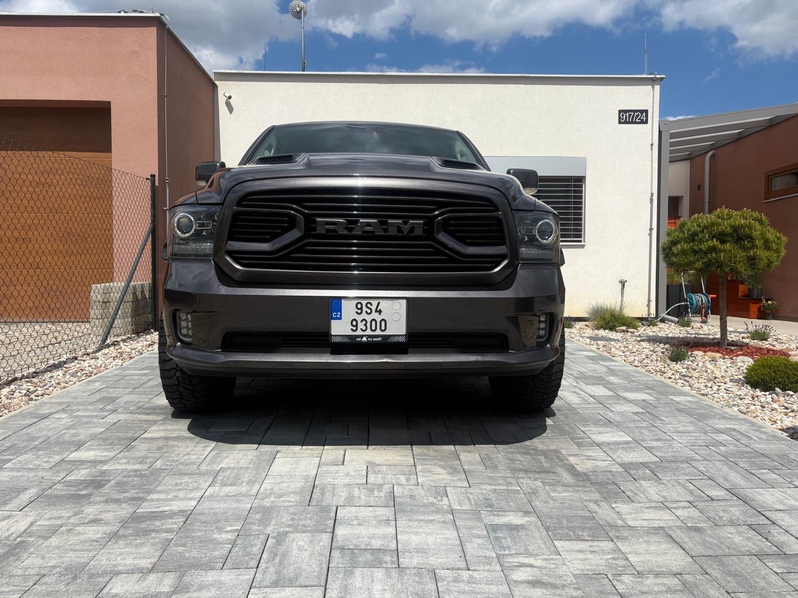 Dodge Ram, Dodge RAM 1500 5.7 HEMI Sport