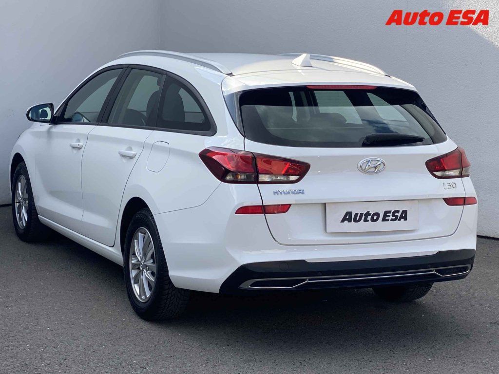 Hyundai i30, 1.6 CRDi MHEV,1.maj,ČR - fotka 6