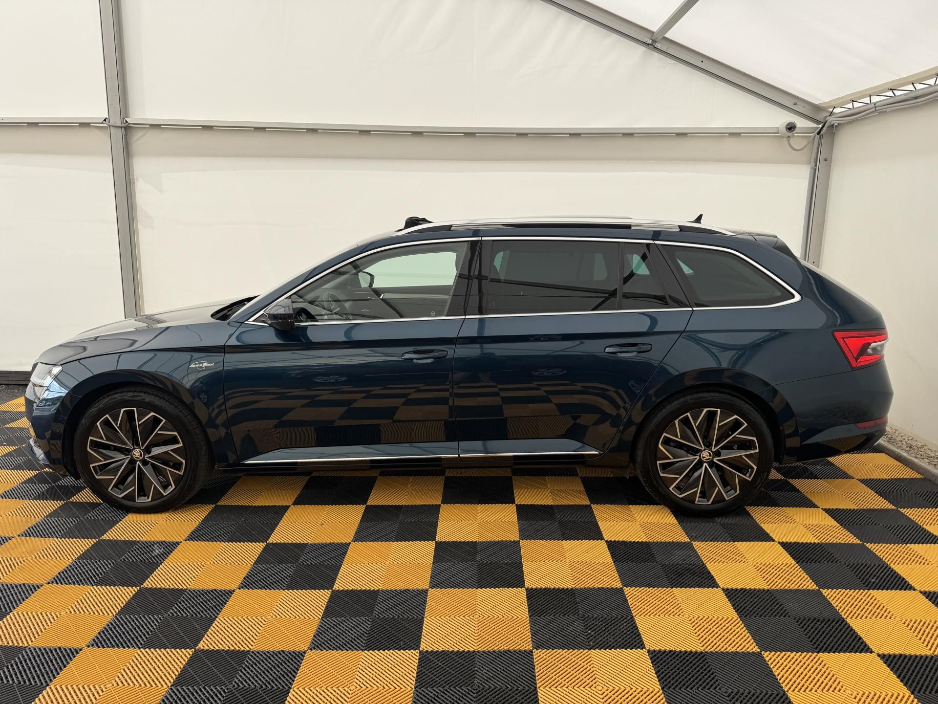 Škoda Superb, 1.4tsi*Plug-In*160kw*L&K*PANO* - fotka 4