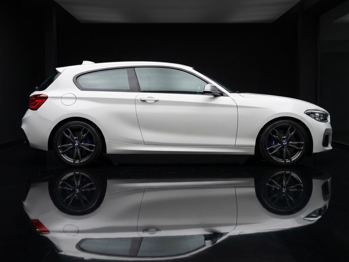 BMW Řada 1, M140i Edice Shadow 250kW 1.maj - fotka 3