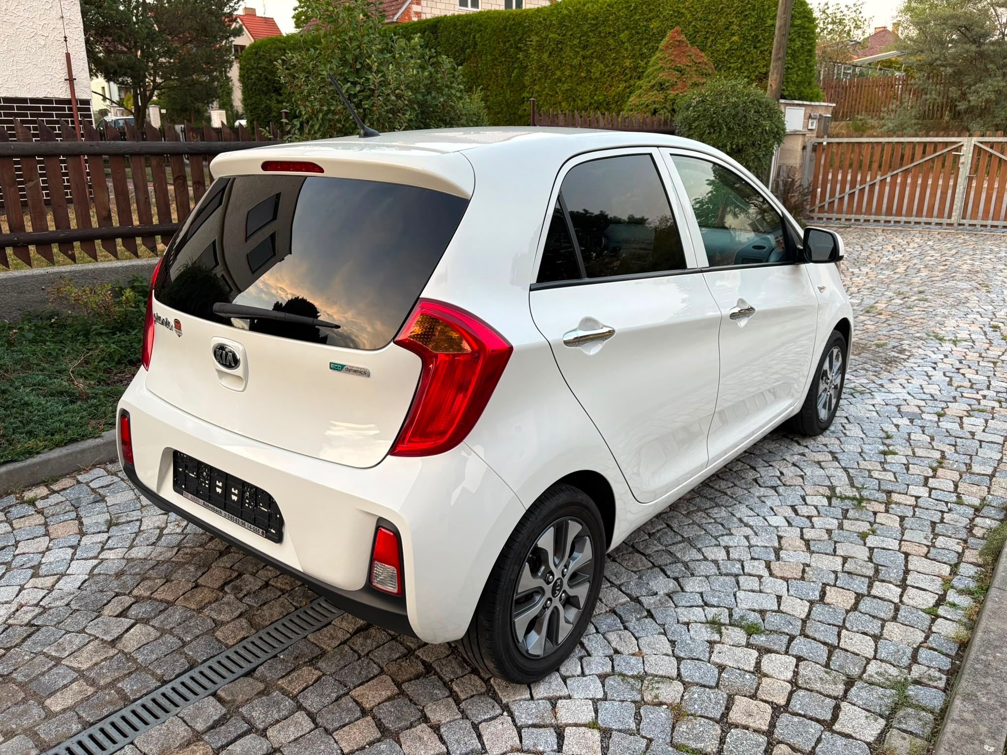 Kia Picanto, 1,2 16V 63 KW TOP výbava - fotka 5