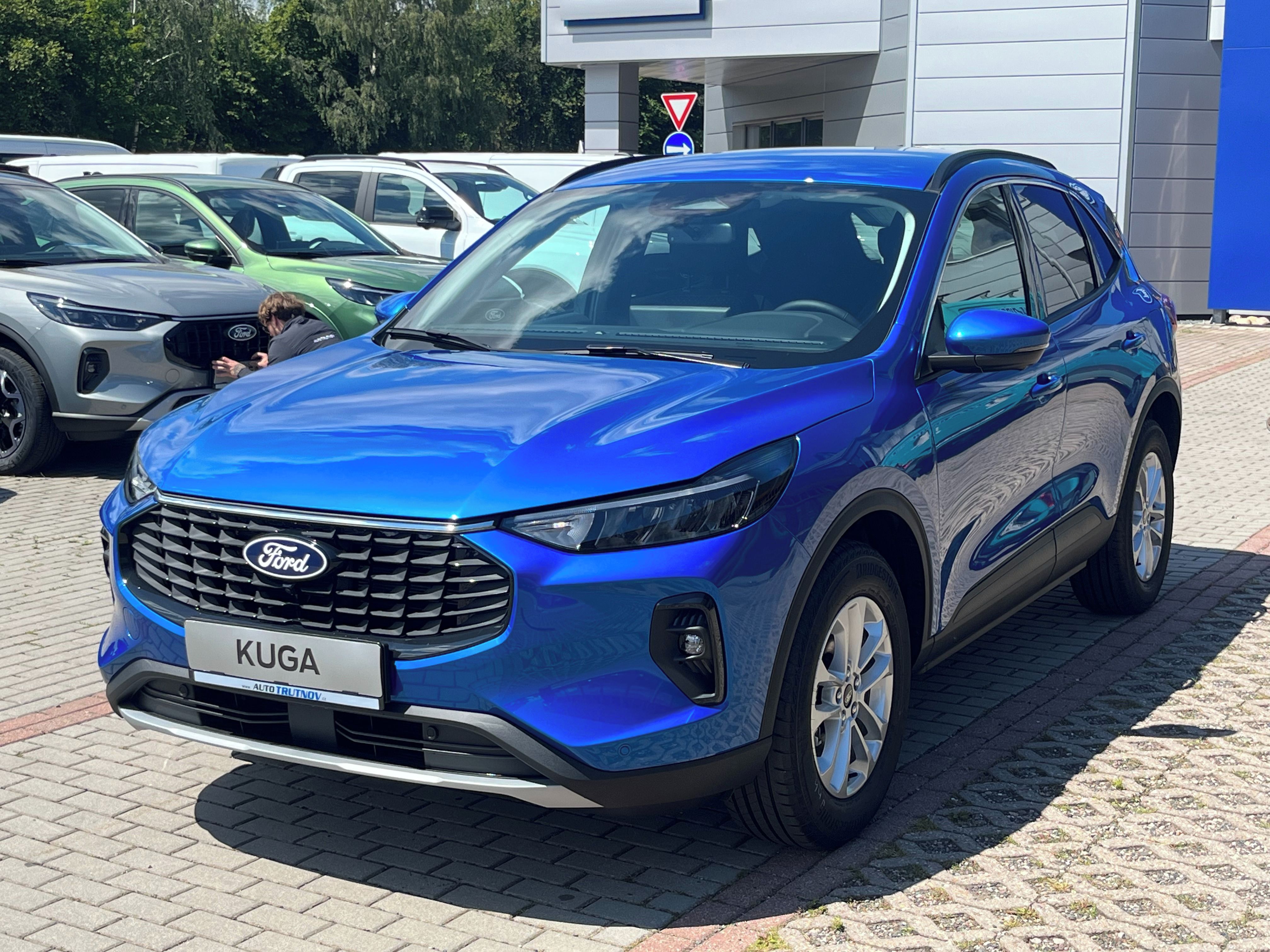 Ford Kuga, 2.5Duratec HEV134kW TopEdition