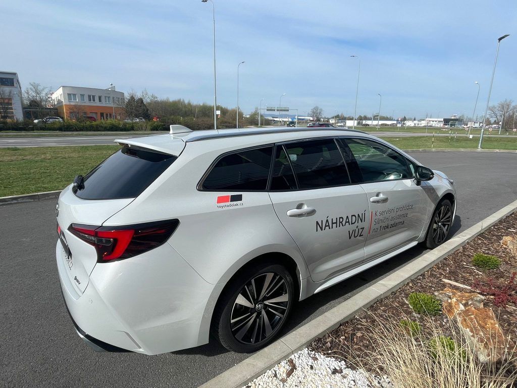 Toyota Corolla, 1.8 Hybrid 140k Style - fotka 6