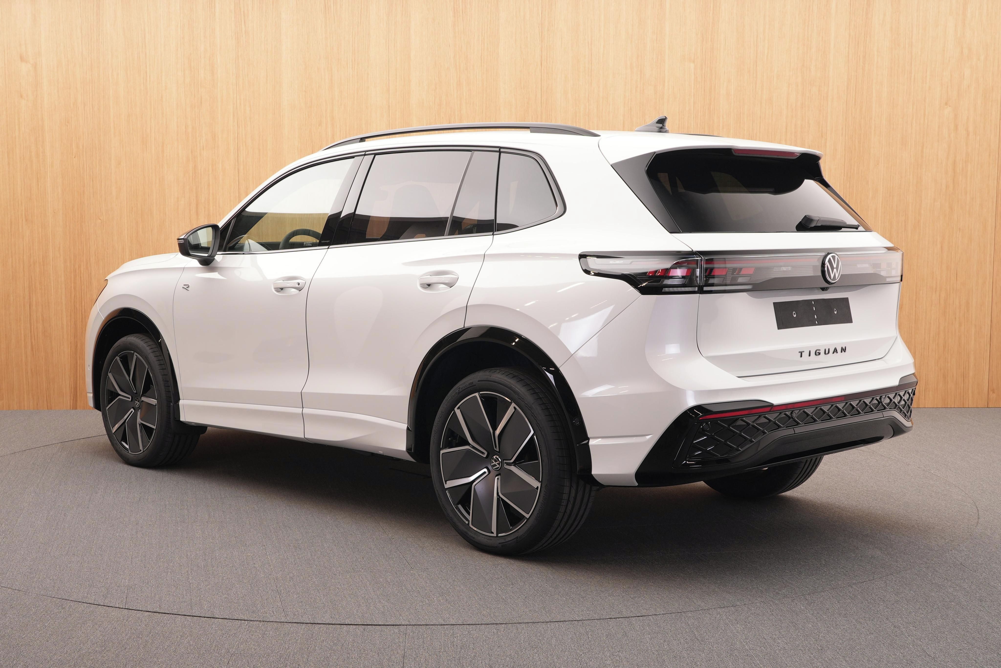 Volkswagen Tiguan, R-Line Edition 2.0 TDI 4x4 DSG - fotka 3