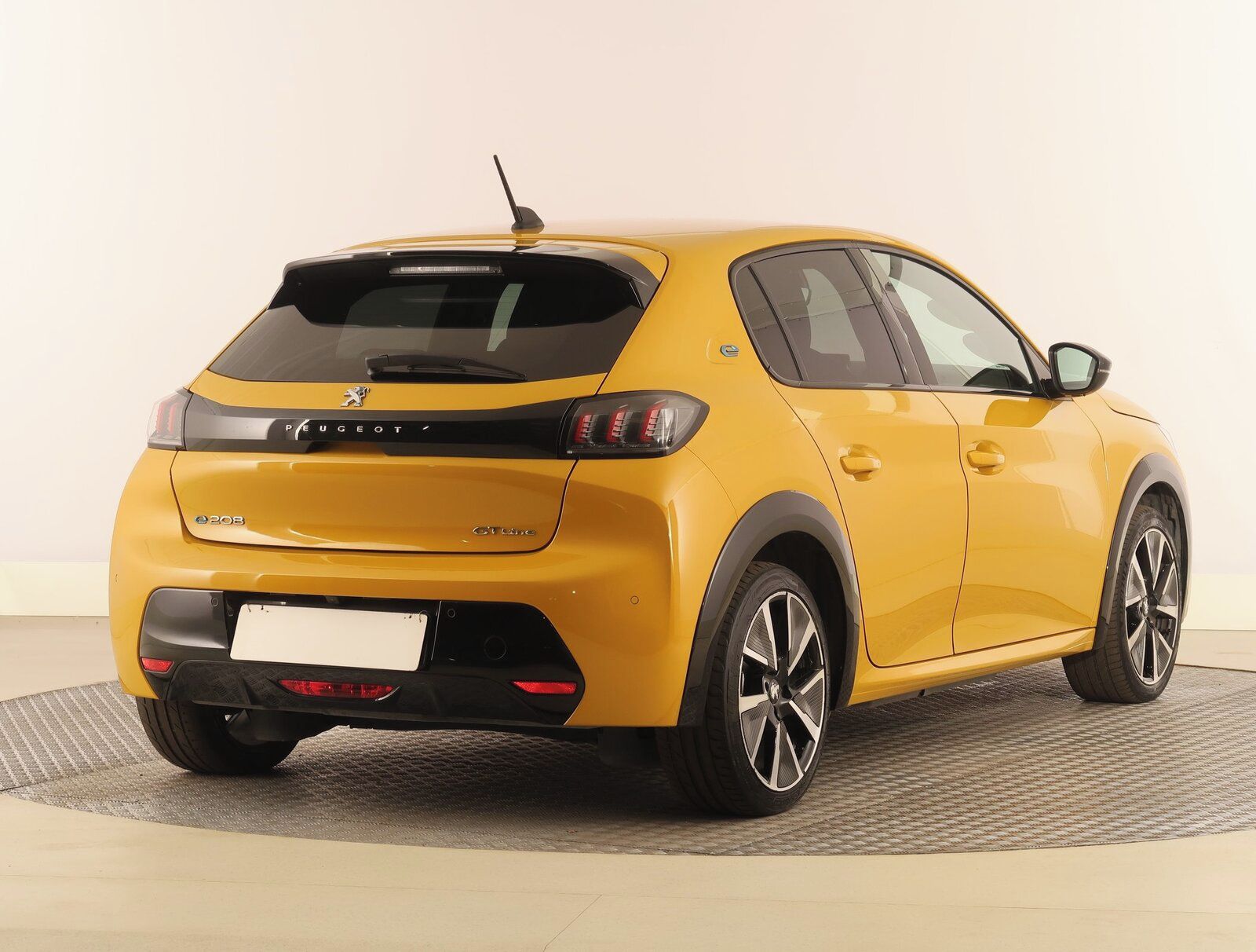 Peugeot 208, 50 kWh, SoH 84%, Automat - fotka 5