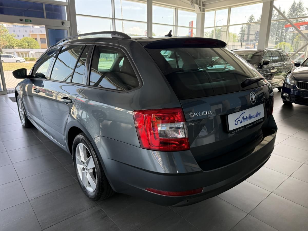 Škoda Octavia, 1,6   1.MAJ,SERVISKA,DPH,ČR - fotka 4