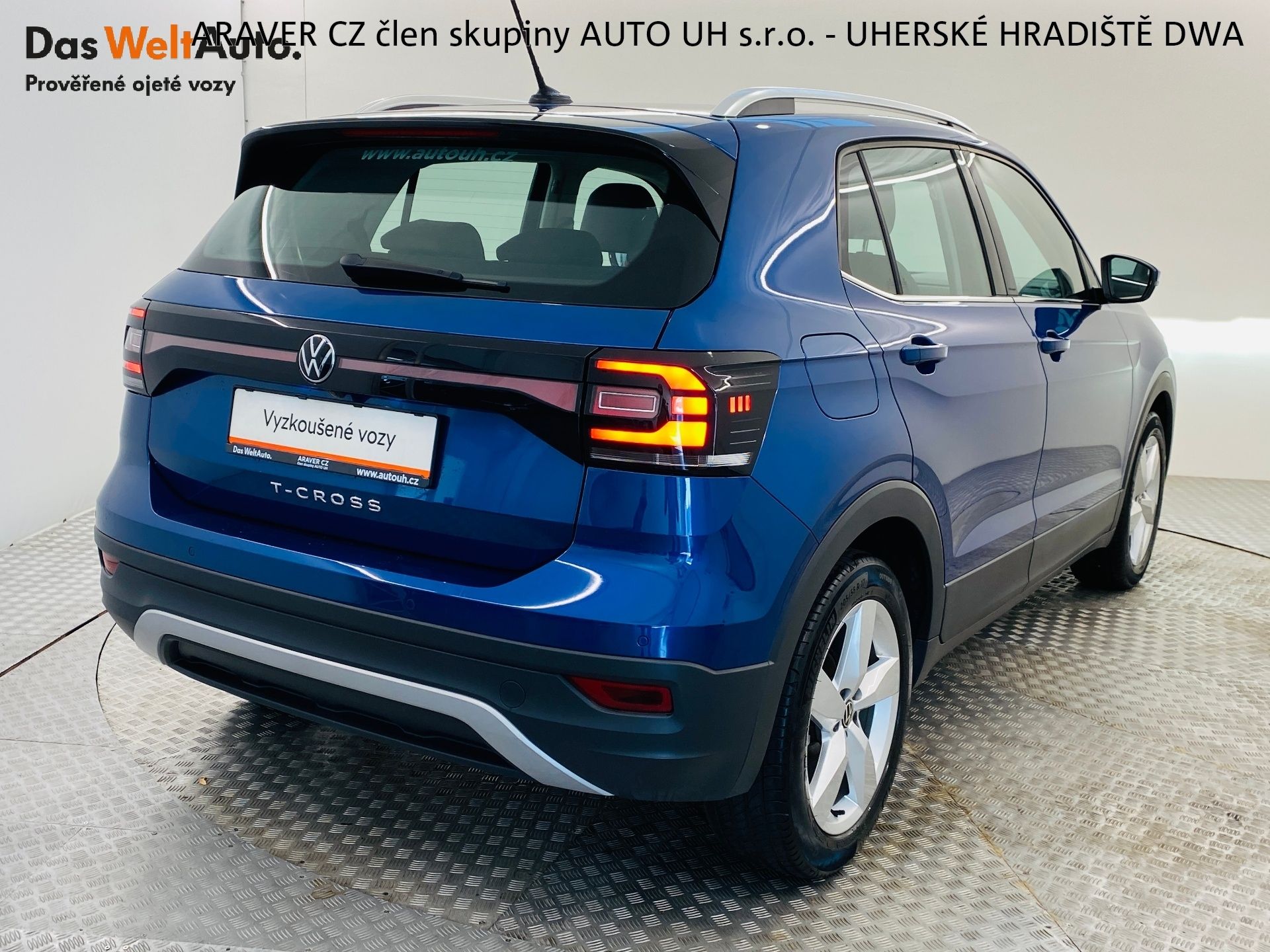 Volkswagen T-Cross, 1.0 TSI DSG  81kW Highline - fotka 2