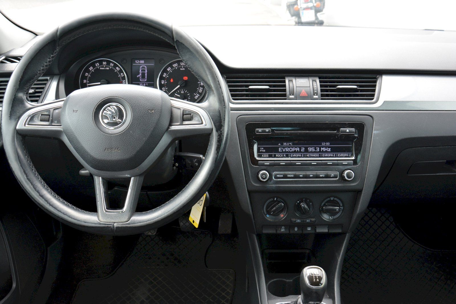 Škoda Rapid, 1.6 TDI 66kW Ambition PLUS - fotka 5